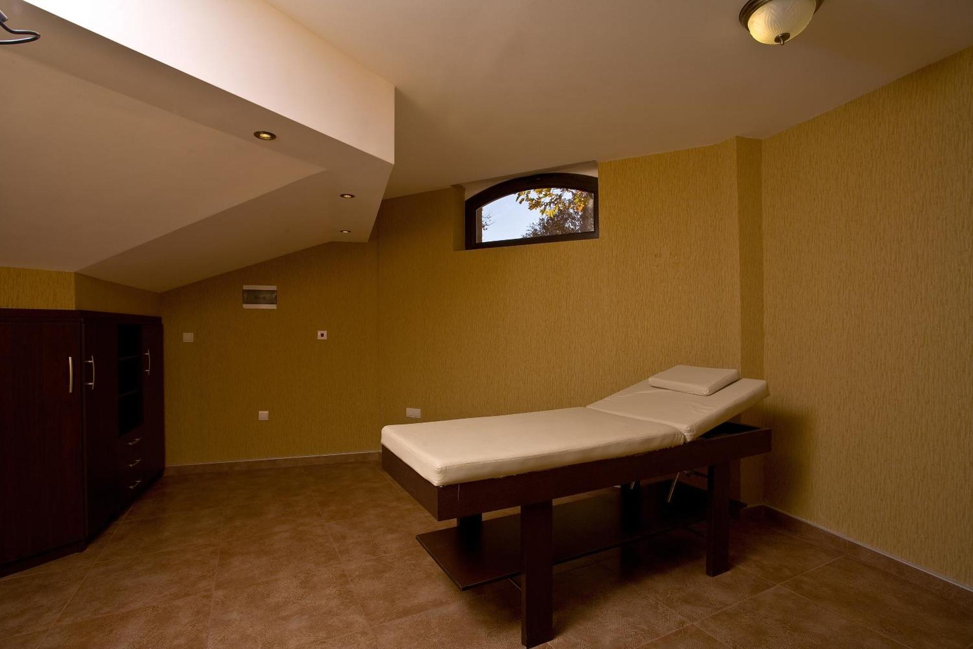 Hotel Chinar Hiszarja Kültér fotó