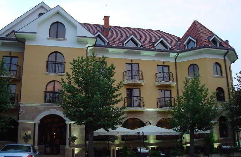 Hotel Chinar Hiszarja Kültér fotó
