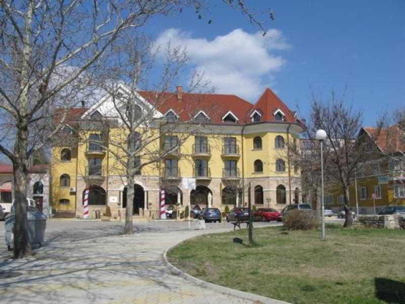 Hotel Chinar Hiszarja Kültér fotó