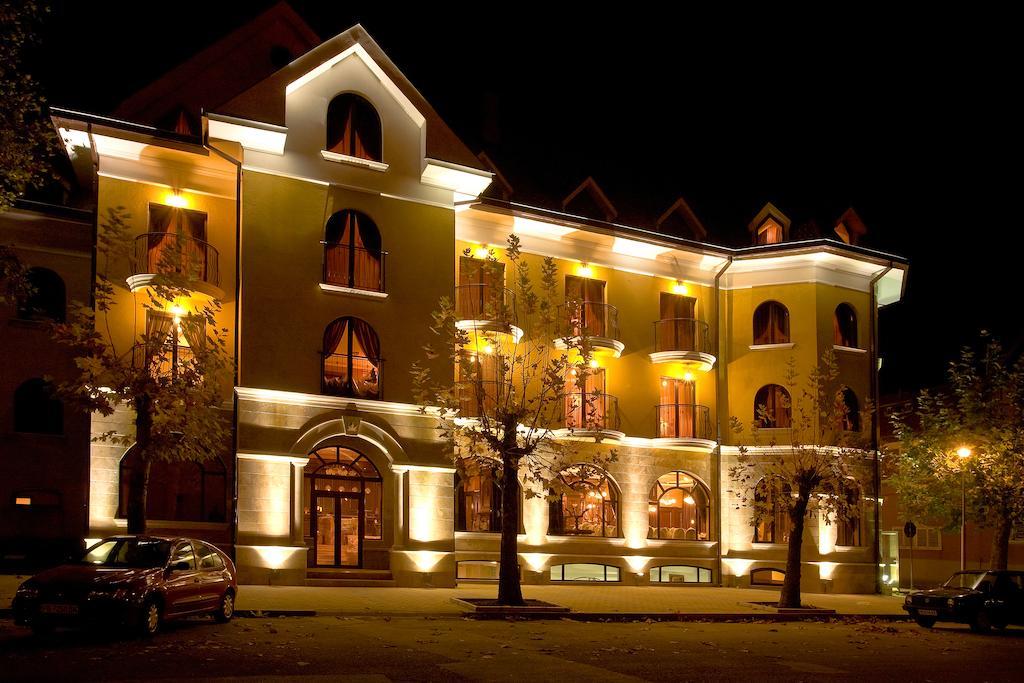 Hotel Chinar Hiszarja Kültér fotó