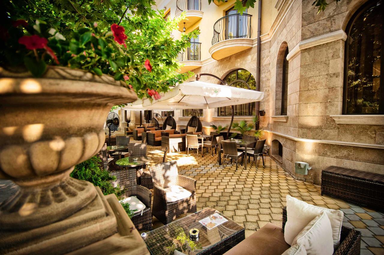 Hotel Chinar Hiszarja Kültér fotó