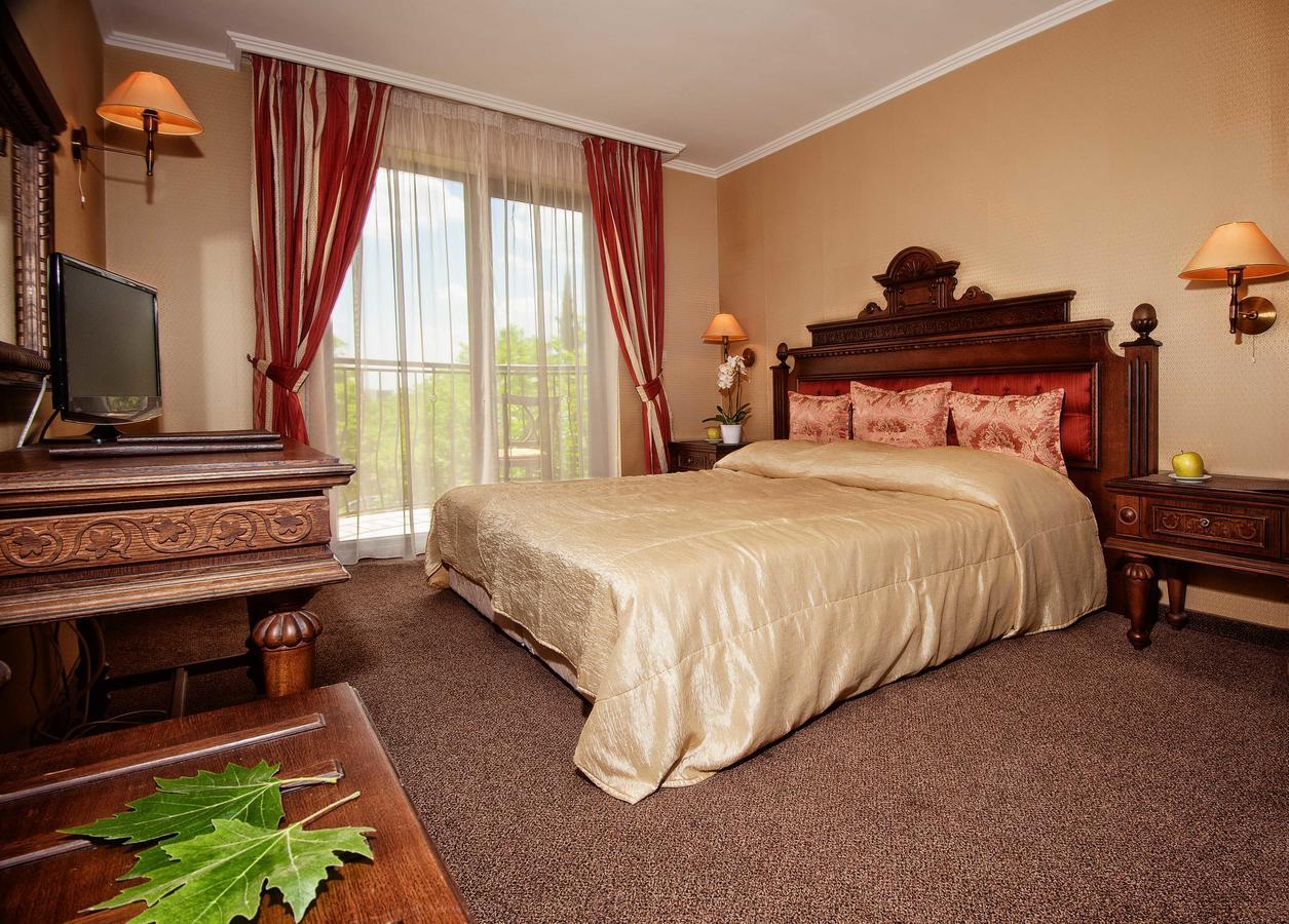 Hotel Chinar Hiszarja Kültér fotó